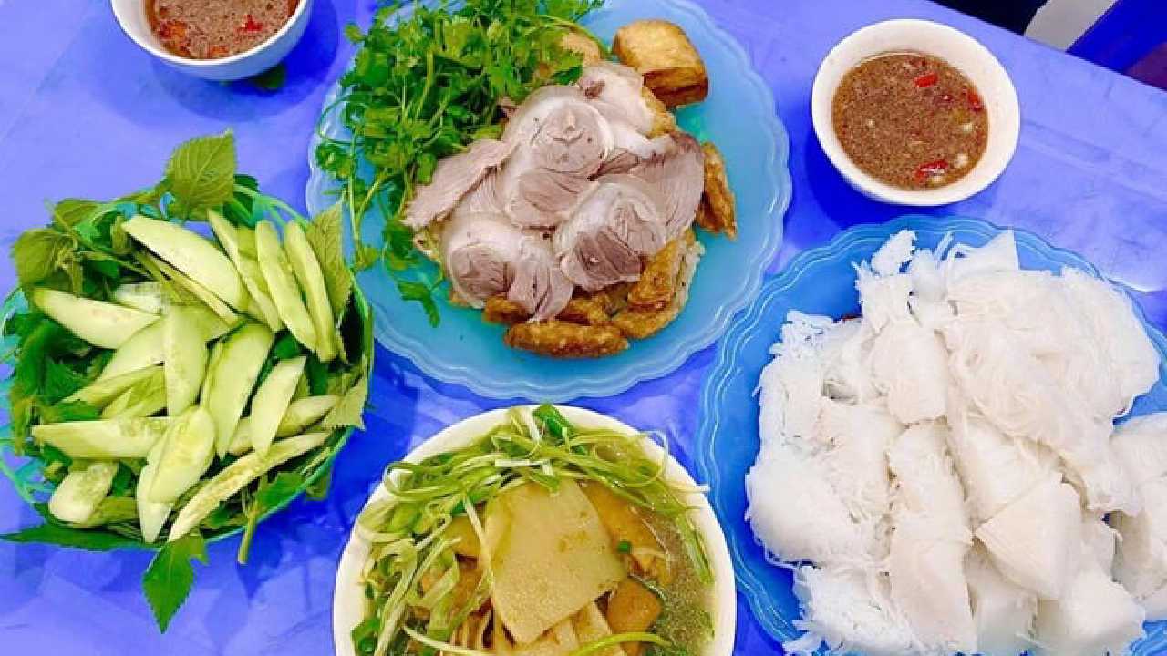 Bún đậu mắm tôm Cây Bàng thơm ngon nổi tiếng