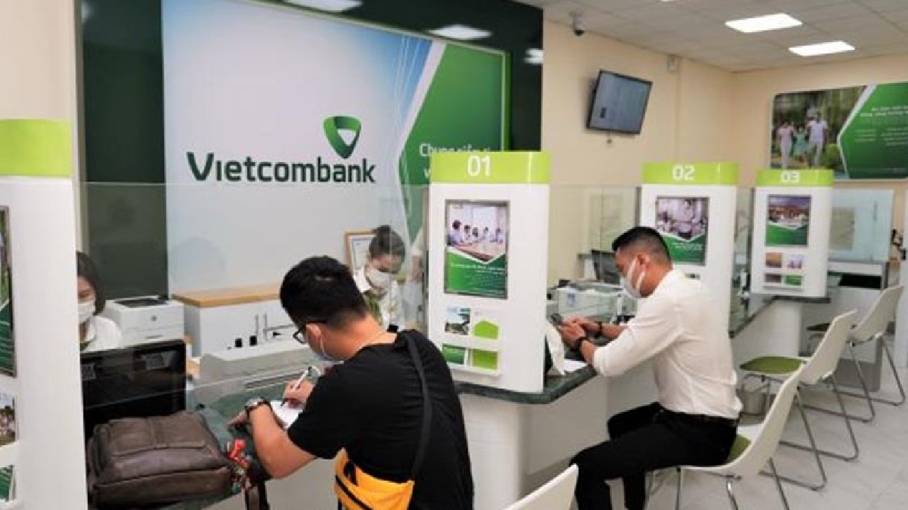 Ngân hàng Vietcombank thuộc top công ty lương cao có môi trường làm việc tốt nhất tại Huế